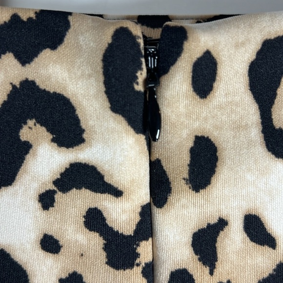 Vince Camuto Leopard Print Stretch Pencil Skirt Size Small - Picture 5 of 6
